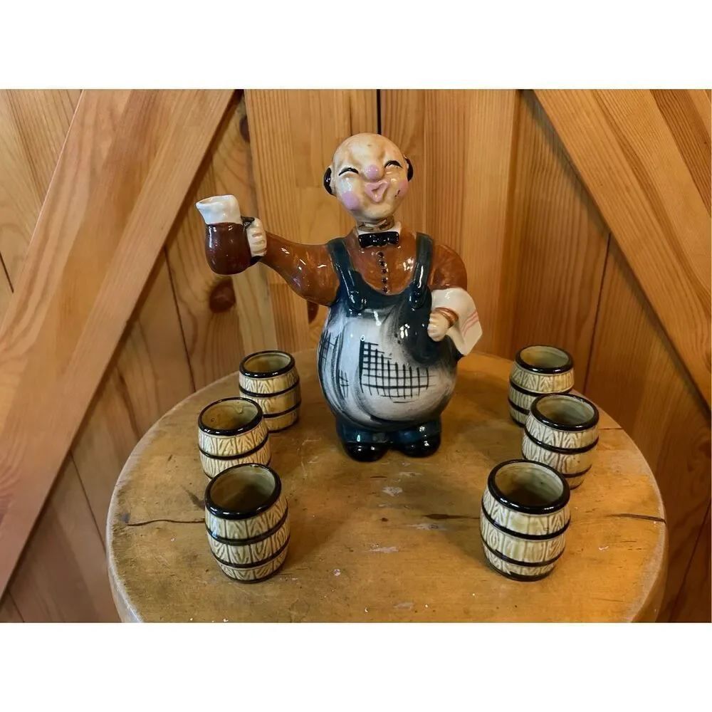 Vintage Decanter 6 Beer Barrel Glasses Man Waiter Oktoberfest Lederhosen Japan (